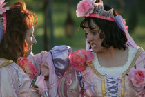 Peaches and Dee in Hamelot